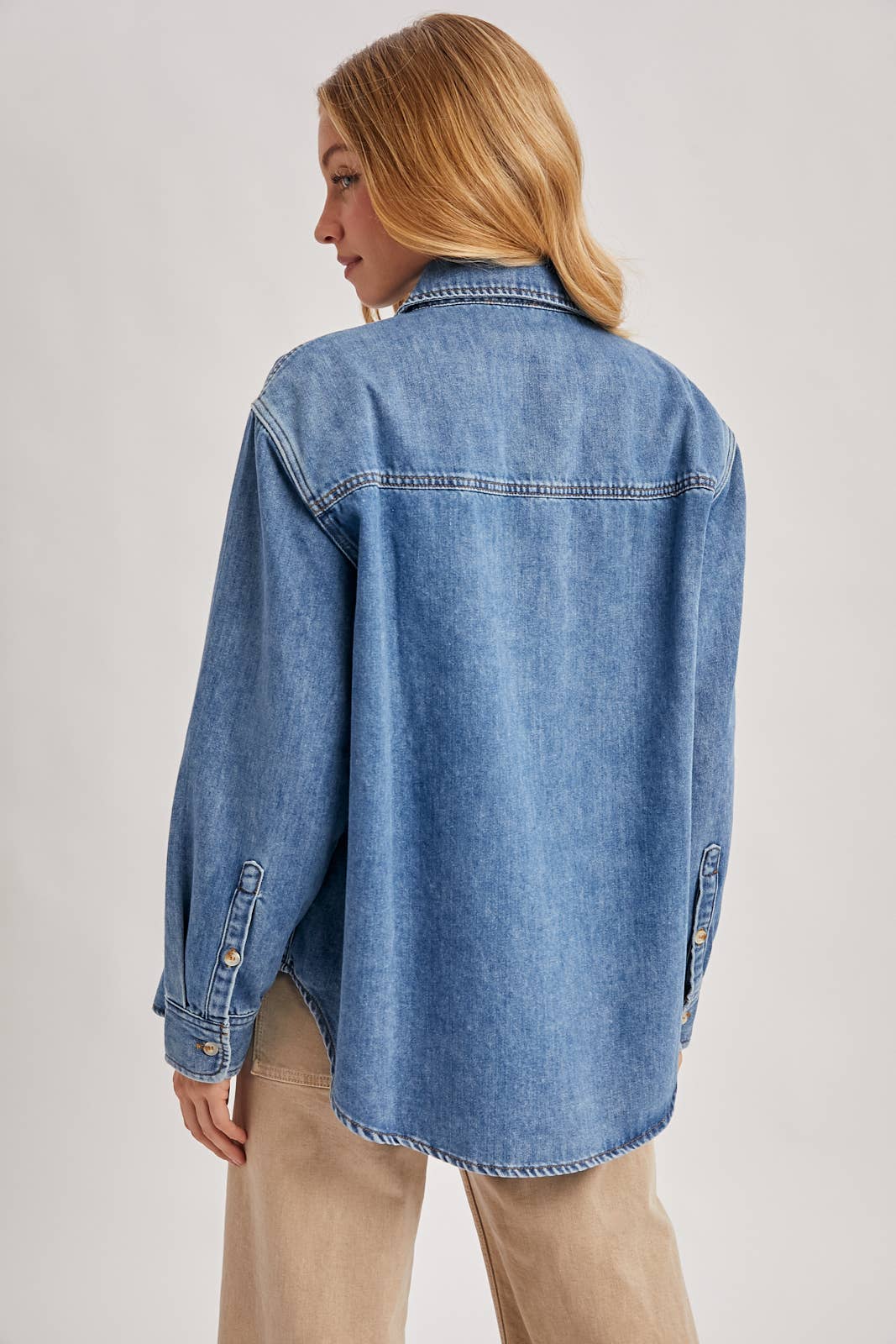 THE LIGHTWEIGHT DENIM BUTTON DOWN