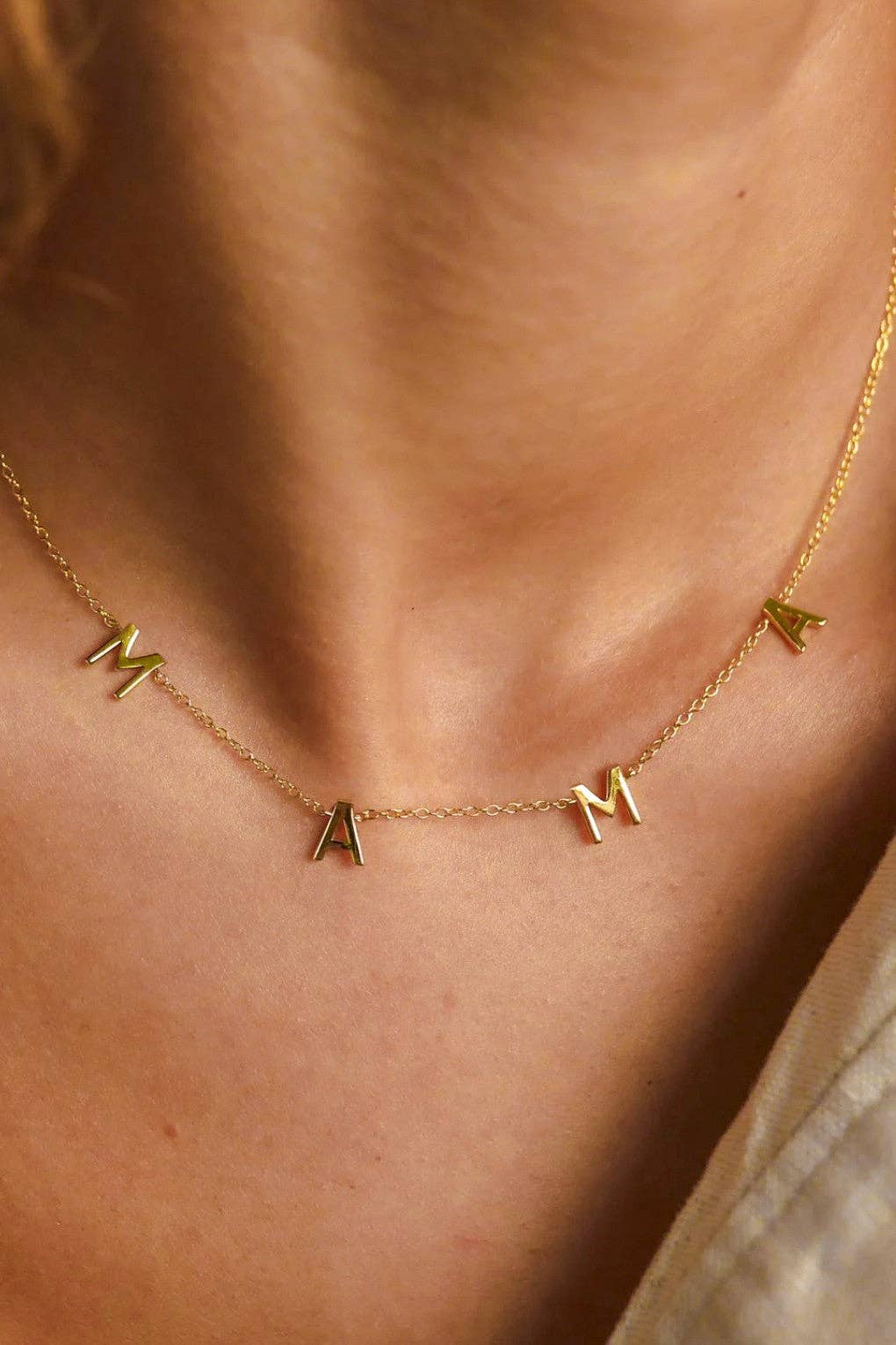 MAMA NECKLACE