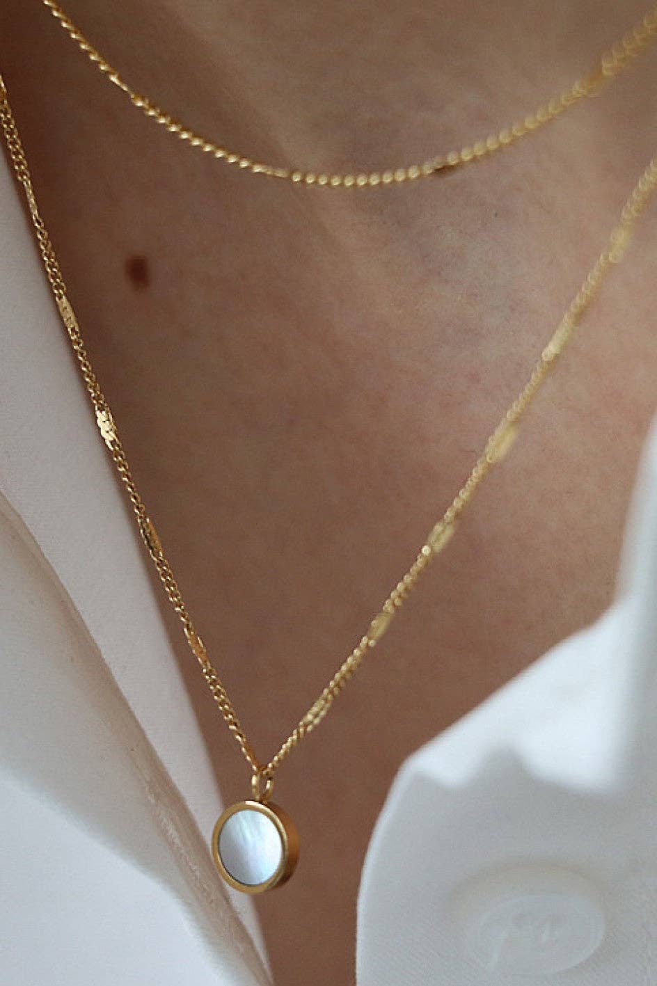 DOUBLE LAYERED GOLD PENDANT NECKLACE