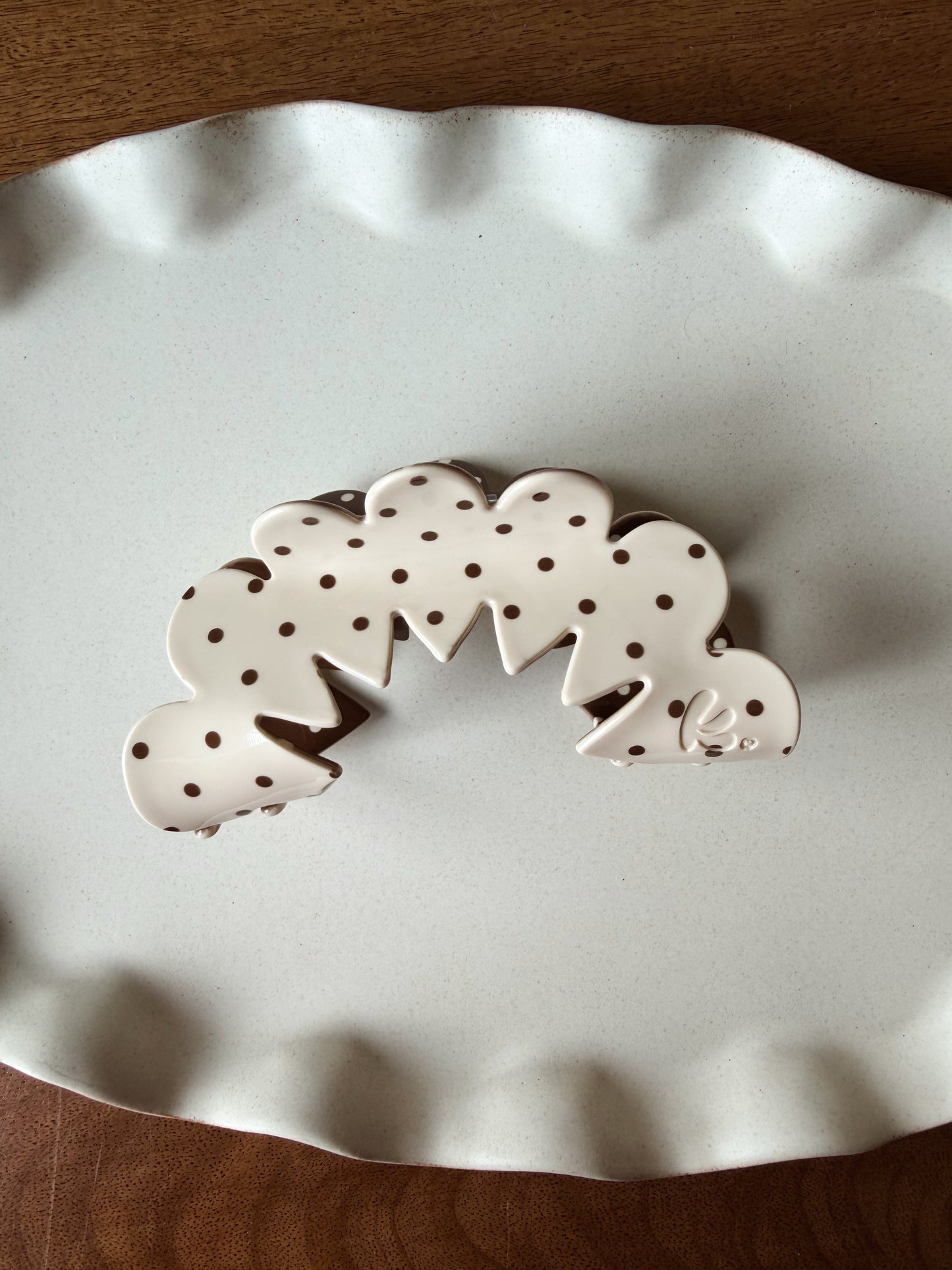 THE BROWN + CREAM PETAL CLAW