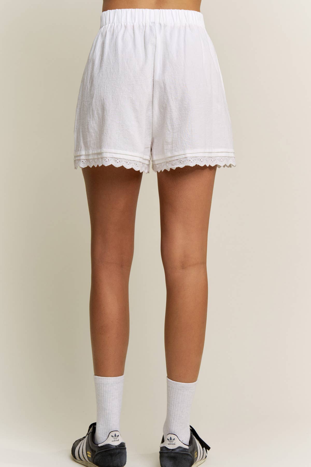 THE DELANEY LACE TRIM SHORTS