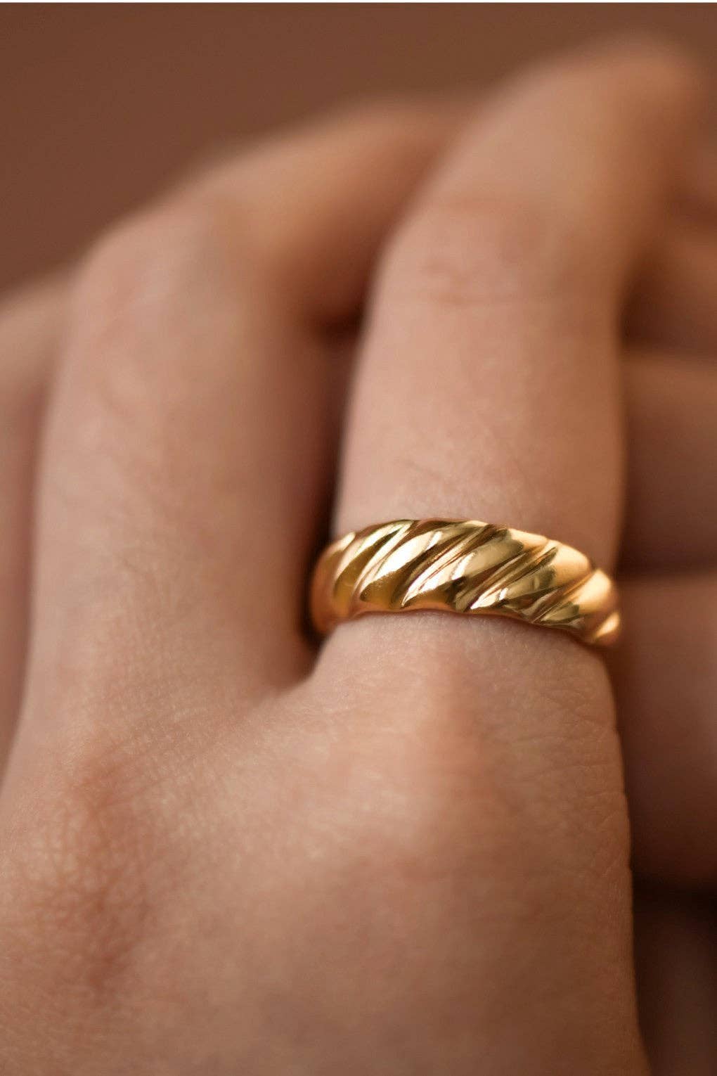 GOLD RING - I