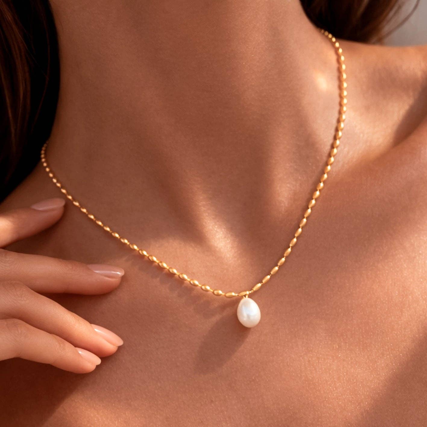 PEARL PENDANT NECKLACE