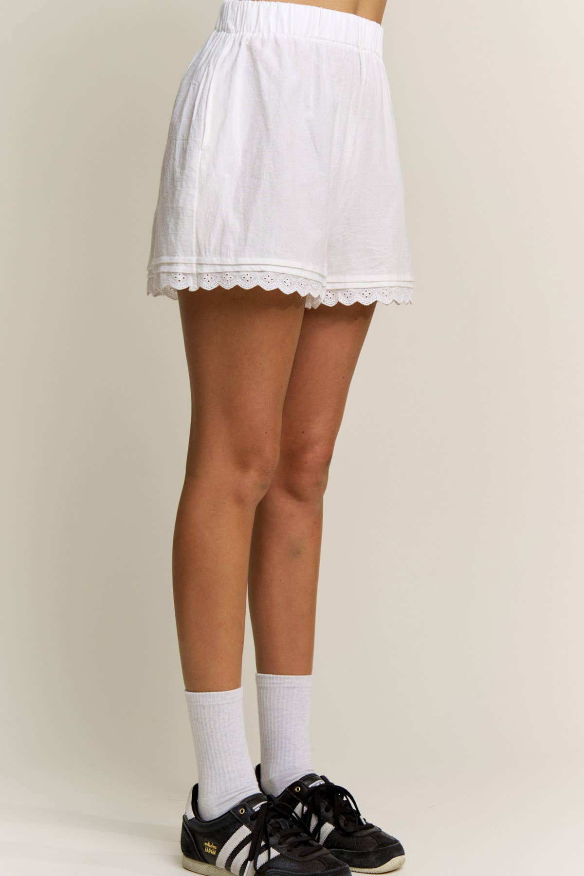 THE DELANEY LACE TRIM SHORTS