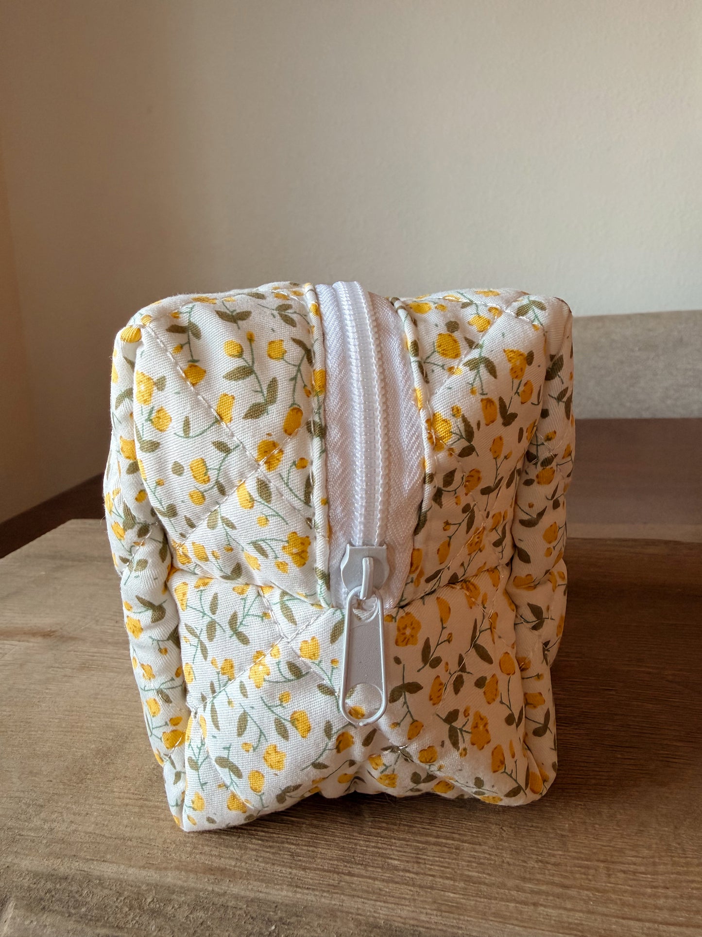 THE HONEY FLORAL POUCH
