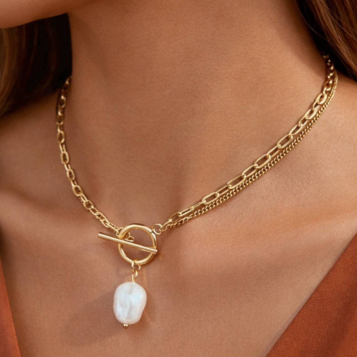 DOUBLE LAYERED PEARL PENDANT NECKLACE