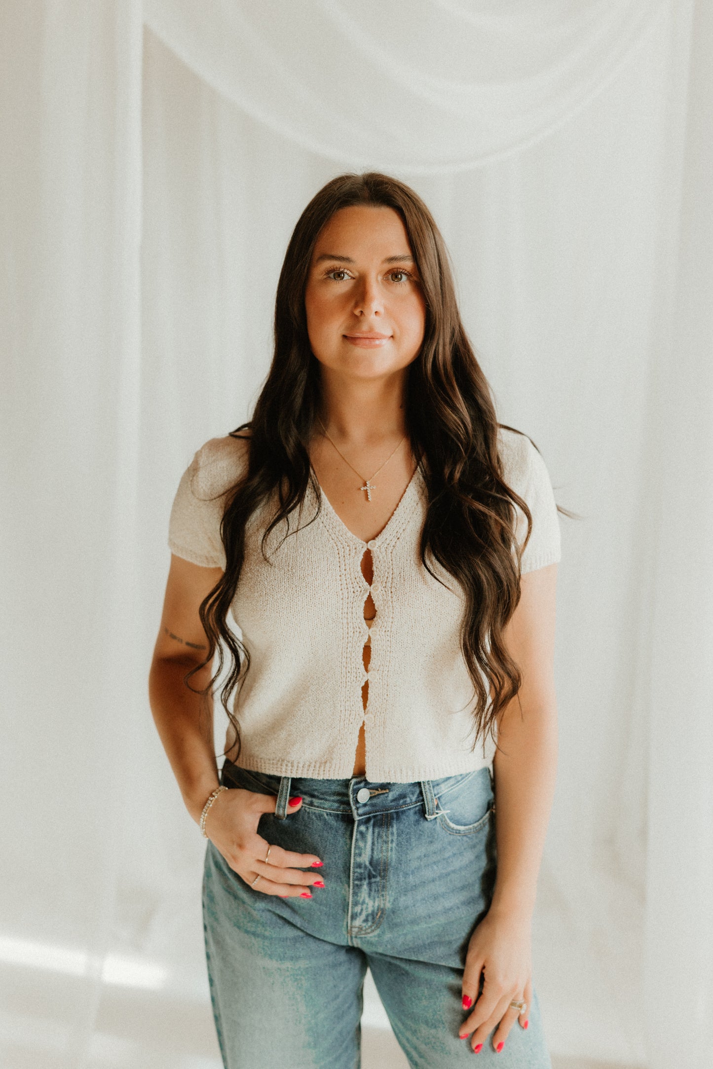 THE CAP SLEEVE BUTTON TOP