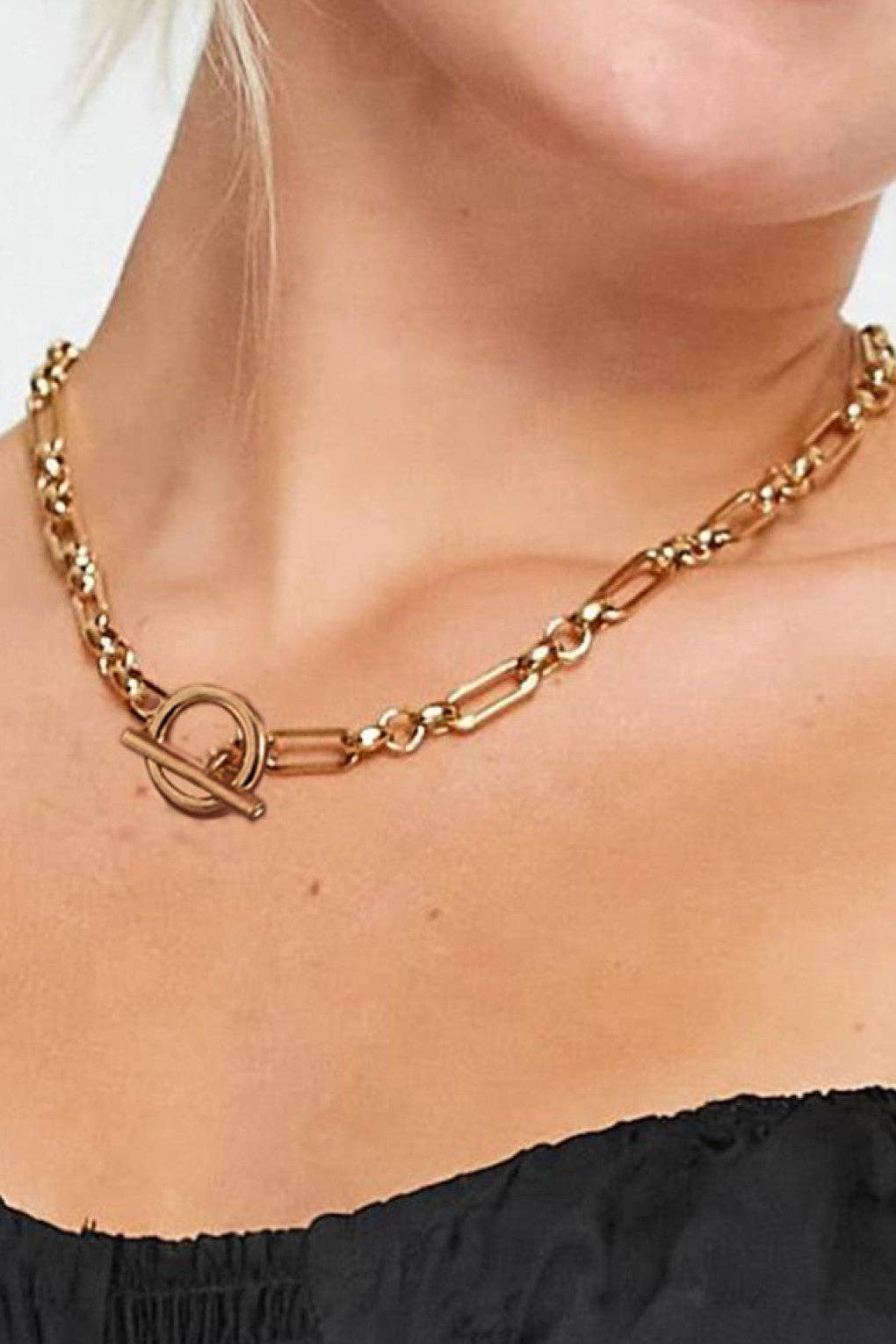 CHAIN NECKLACE