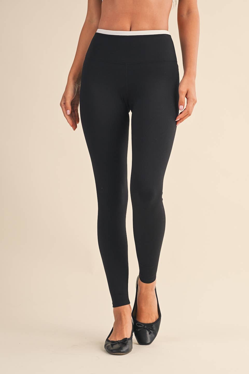 THE CONTRAST LEGGING