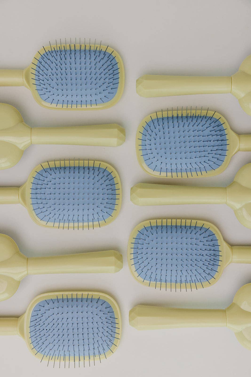 THE SCALP TO ENDS BRUSH