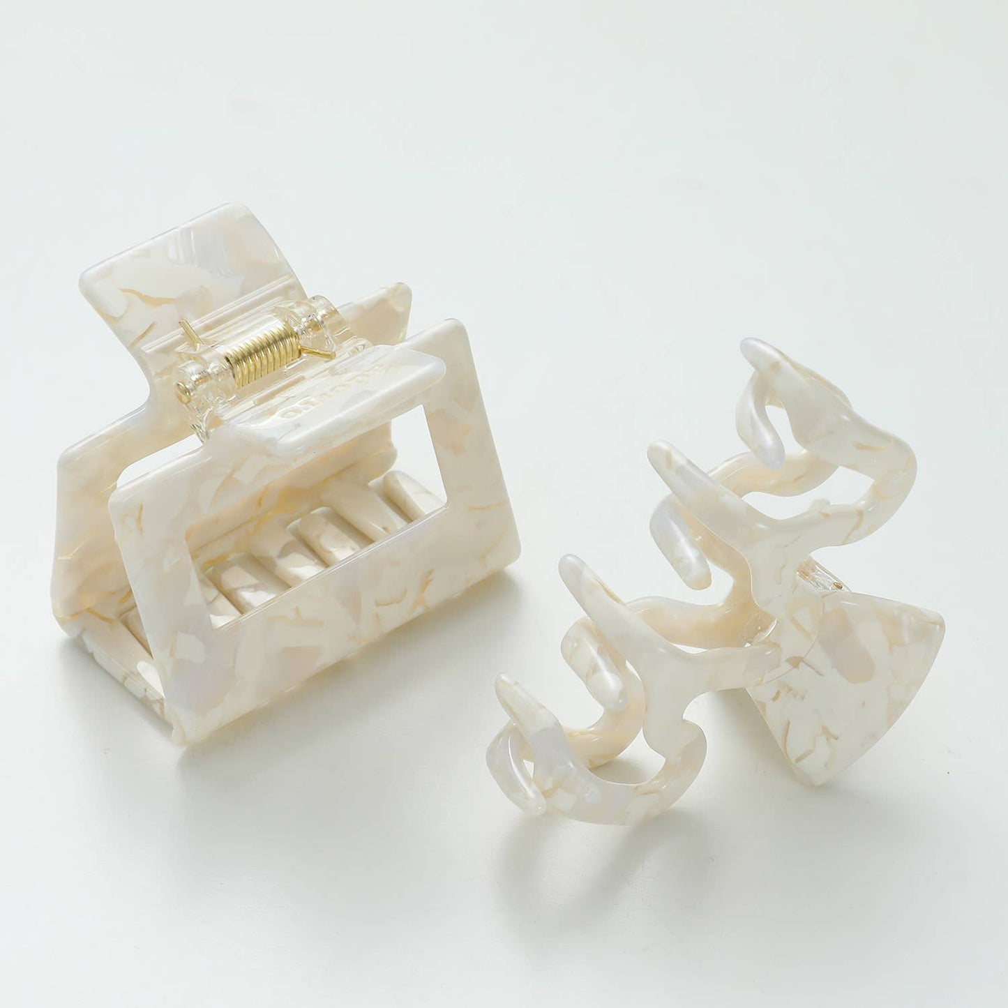 THE IVORY MARBLE CLAW CLIPS