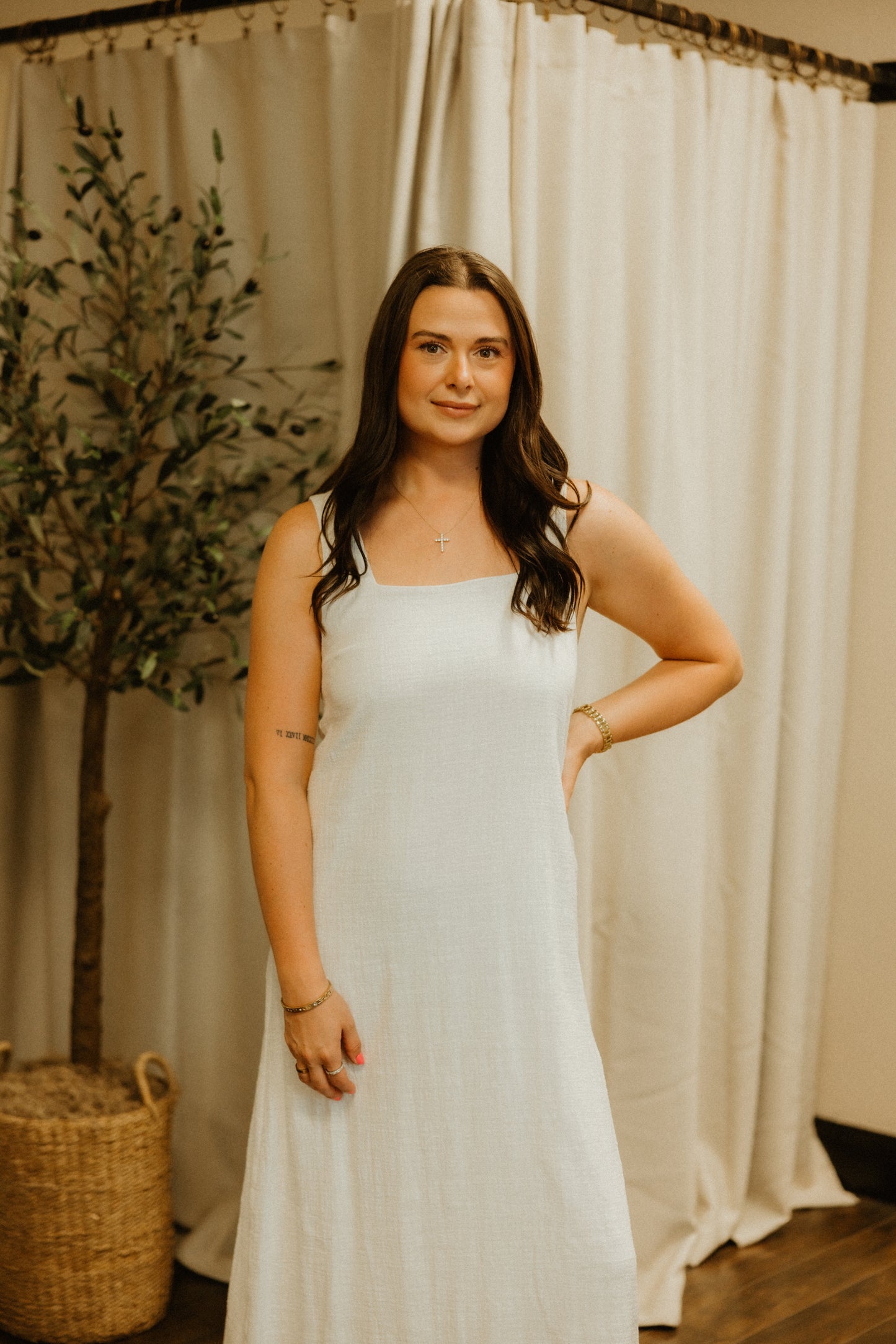 THE SUNDAY STROLL LINEN DRESS