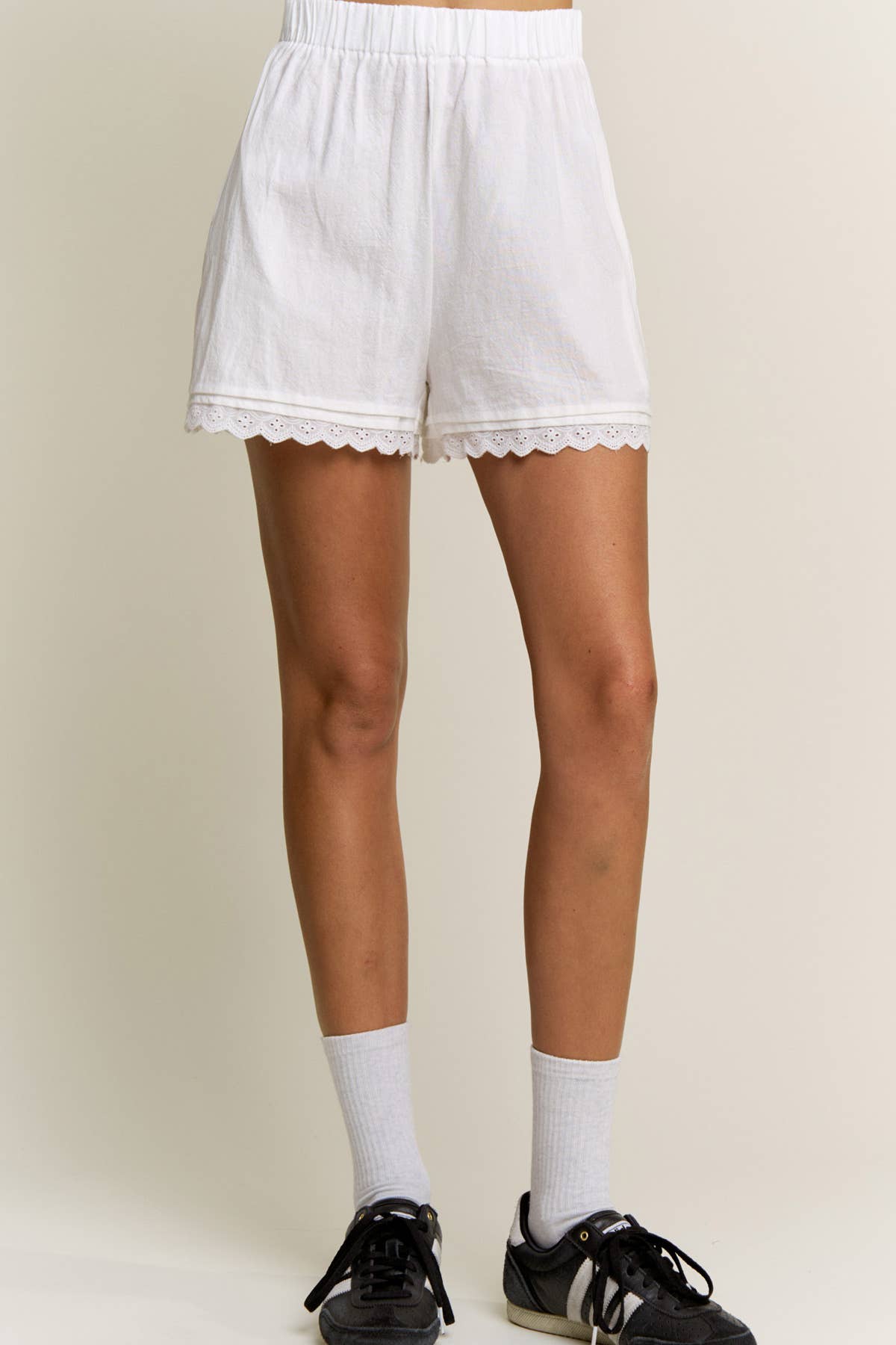 THE DELANEY LACE TRIM SHORTS