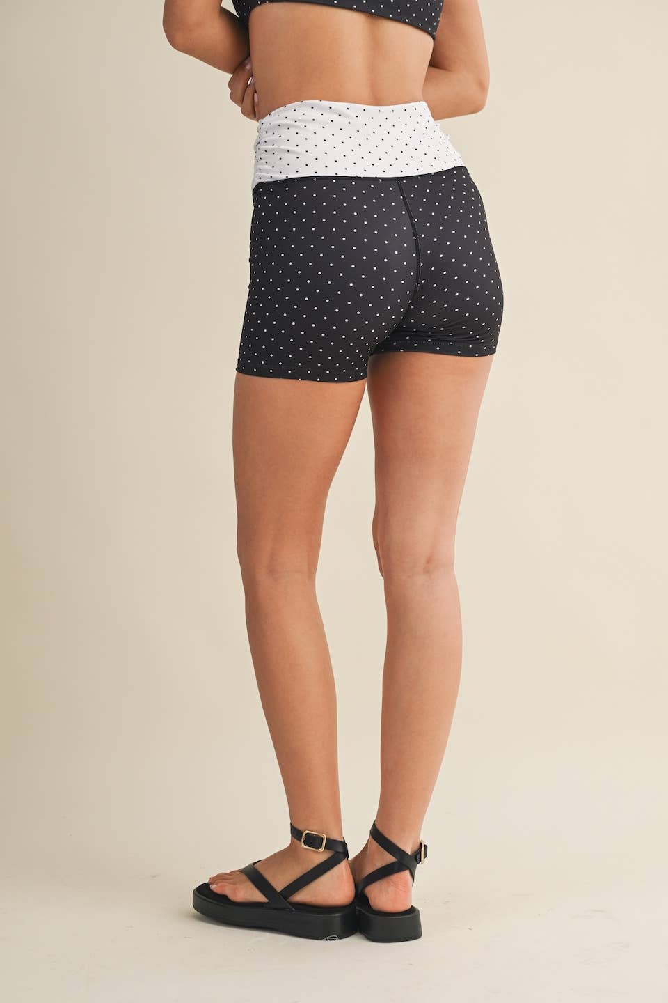 THE POLKA DOT SCRUNCH SHORT