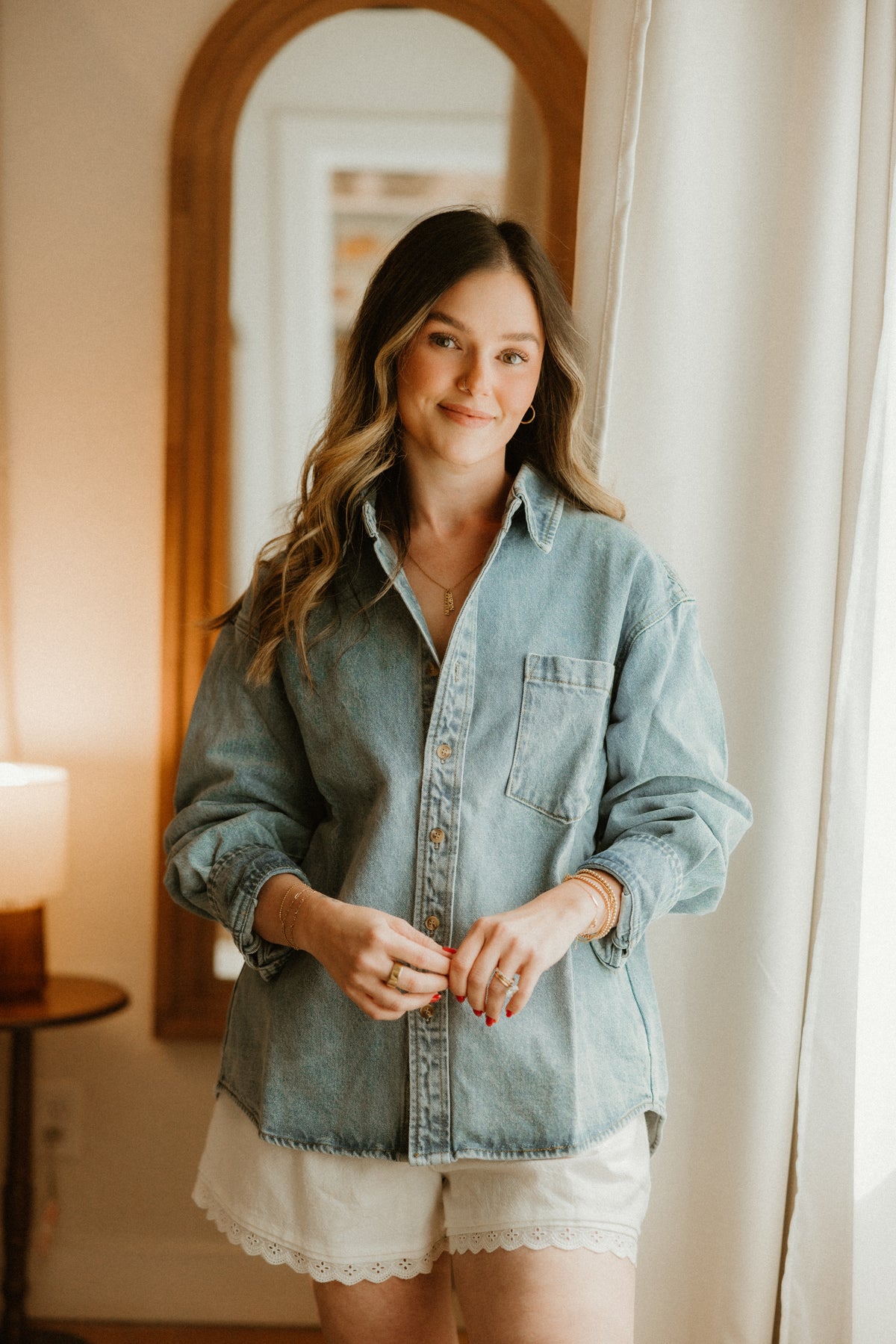 THE WASHED DENIM BUTTON DOWN