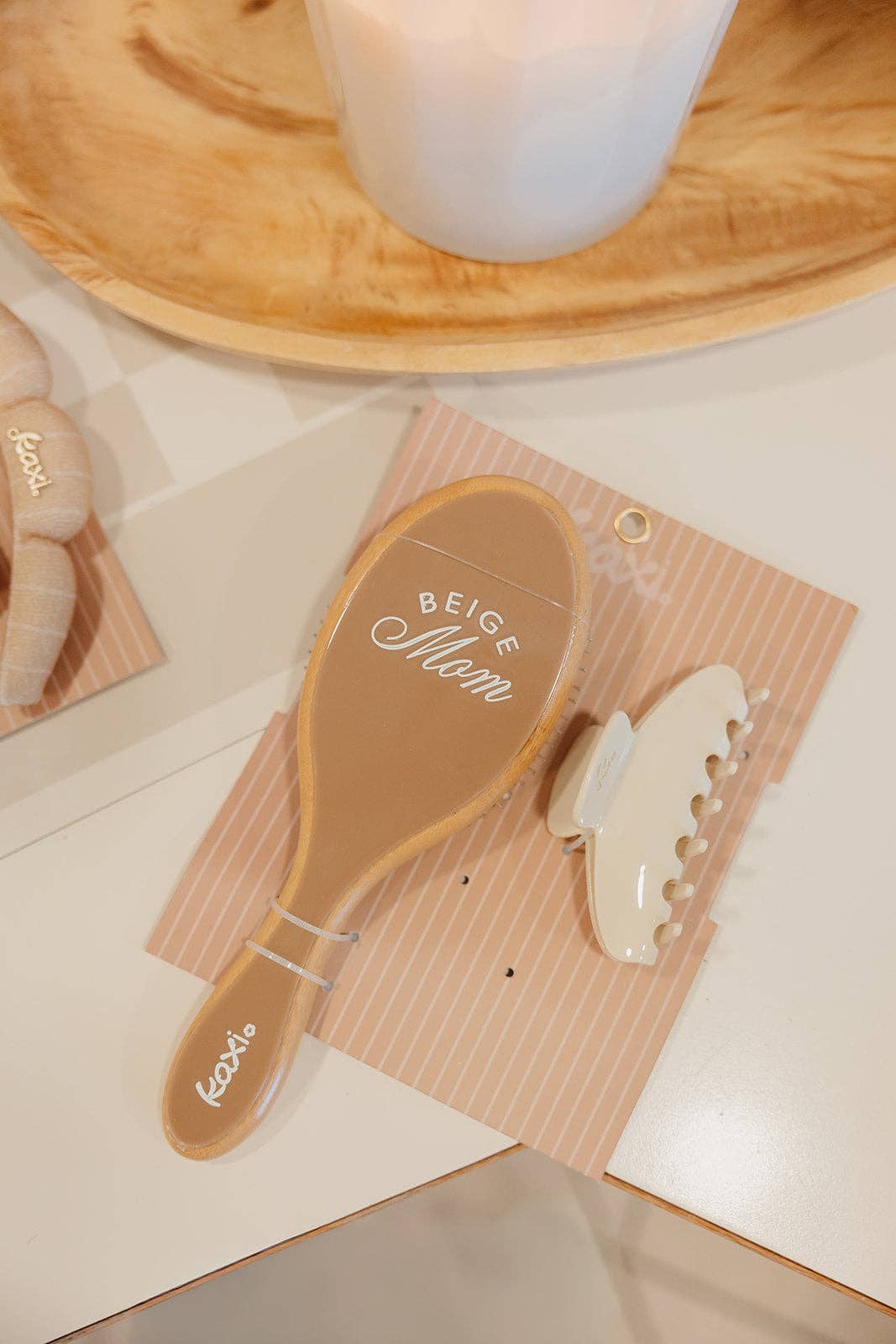 THE BEIGE MOM HAIR BRUSH + MIDI CLAW SET
