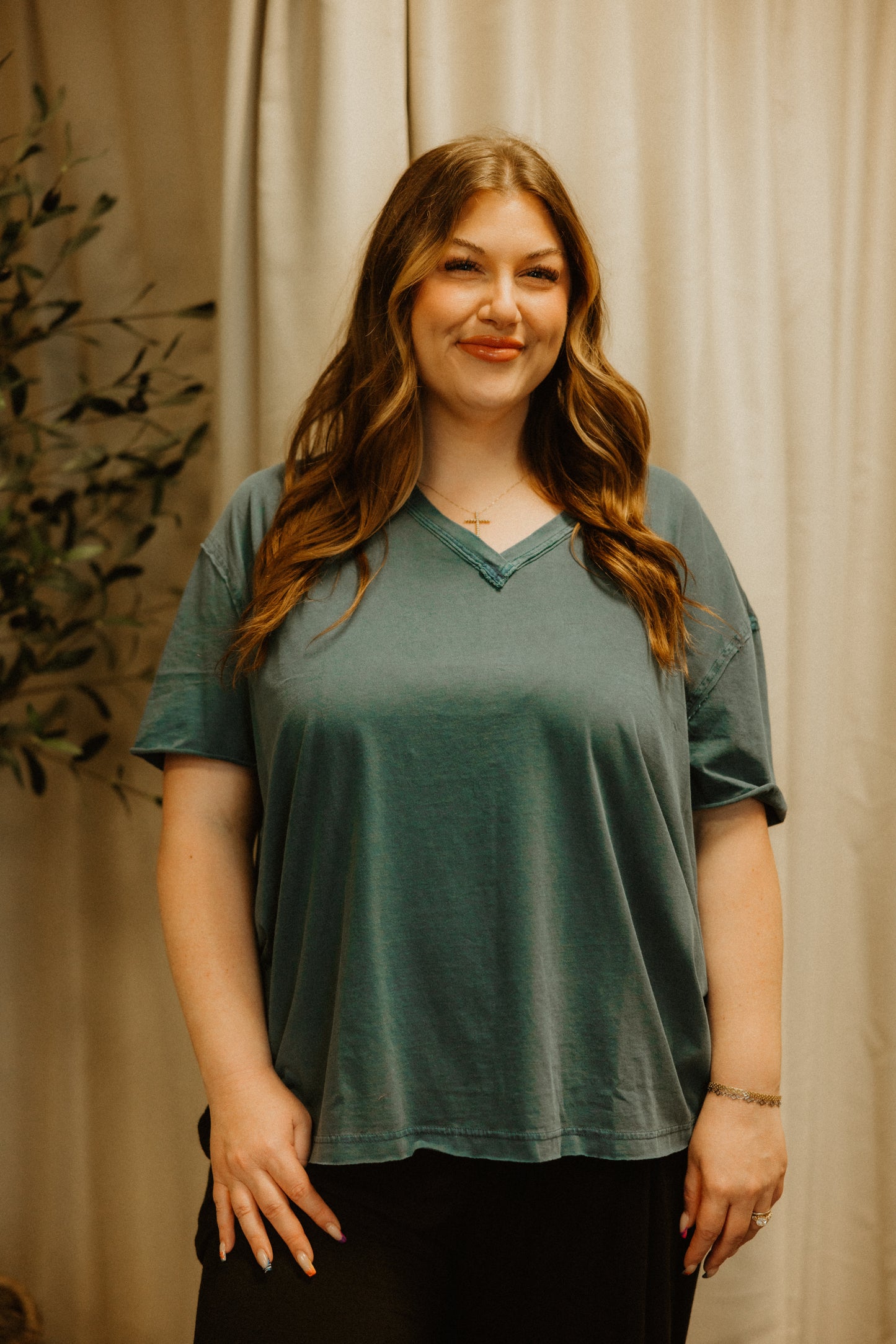 THE HARBOR WASHED V-NECK TEE