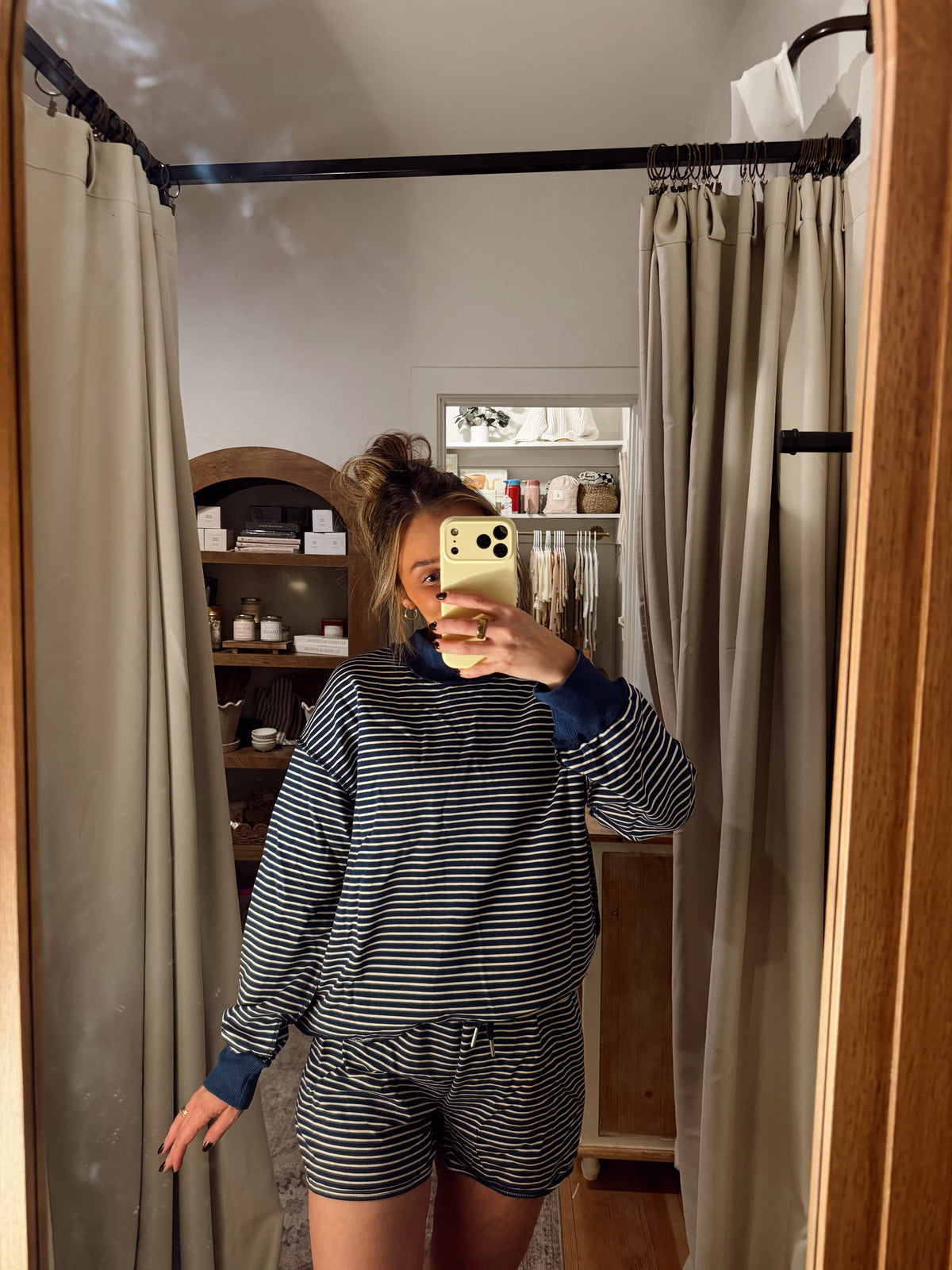 THE MOCKNECK SET