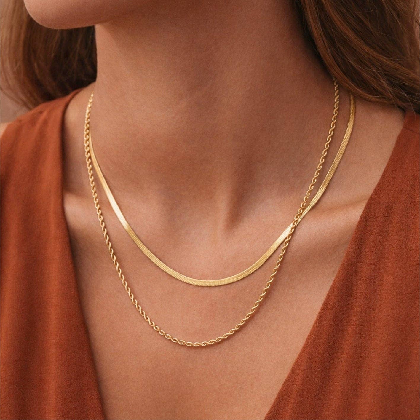 DOUBLE LAYERED CHAIN NECKLACE