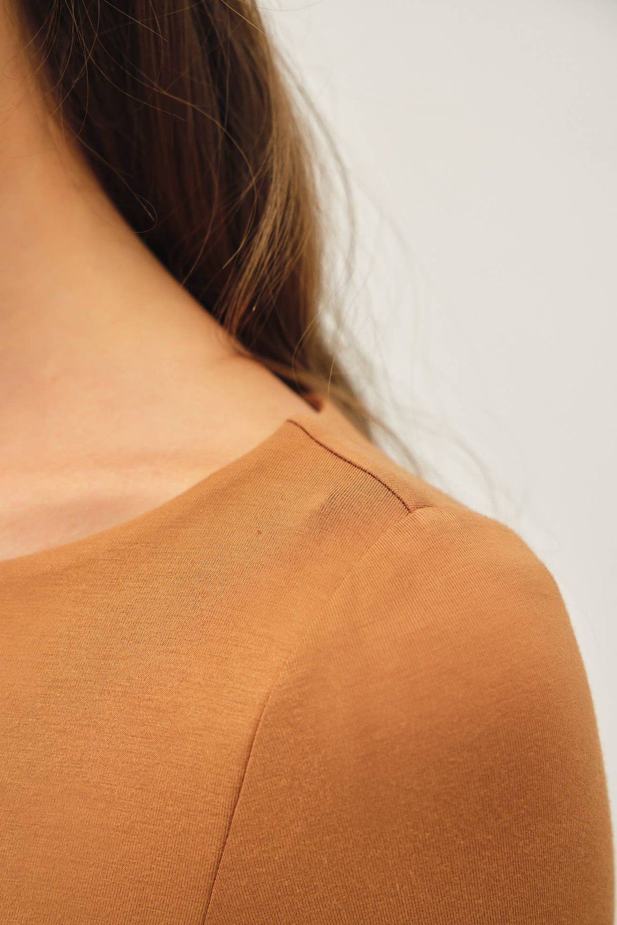 THE EVERYDAY CROPPED BOATNECK