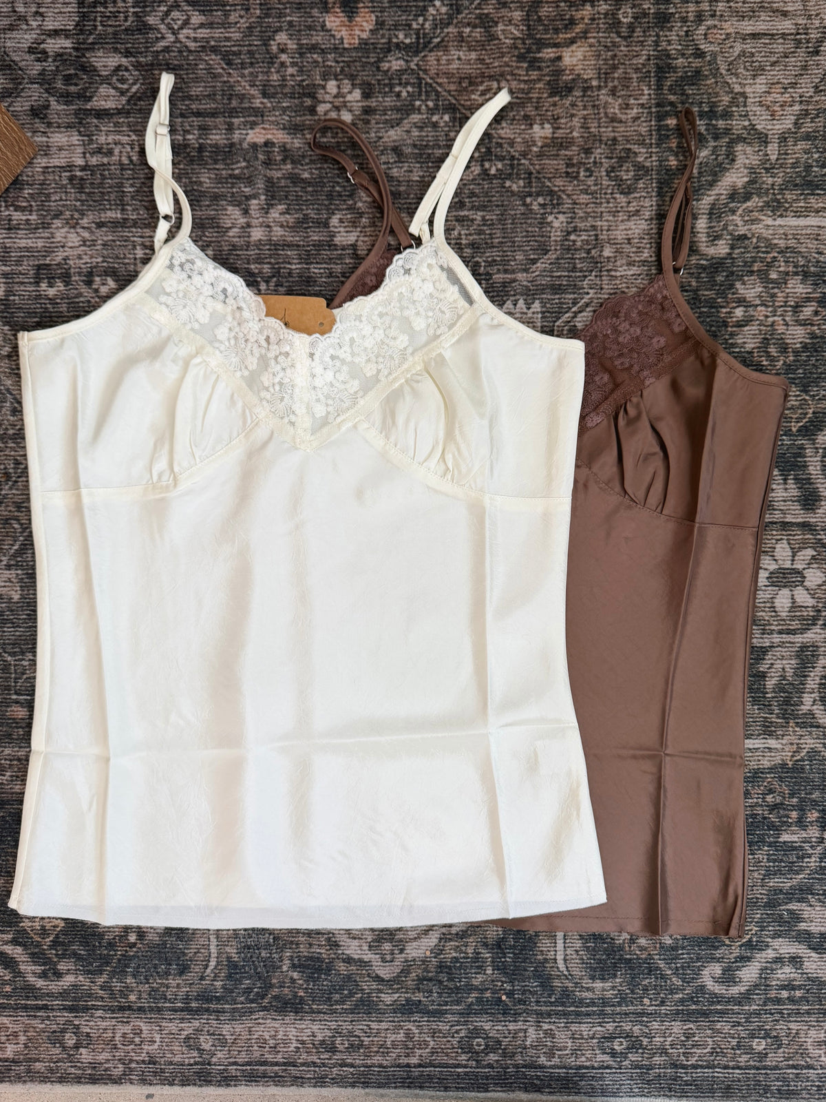 THE VINTAGE LACE TANK