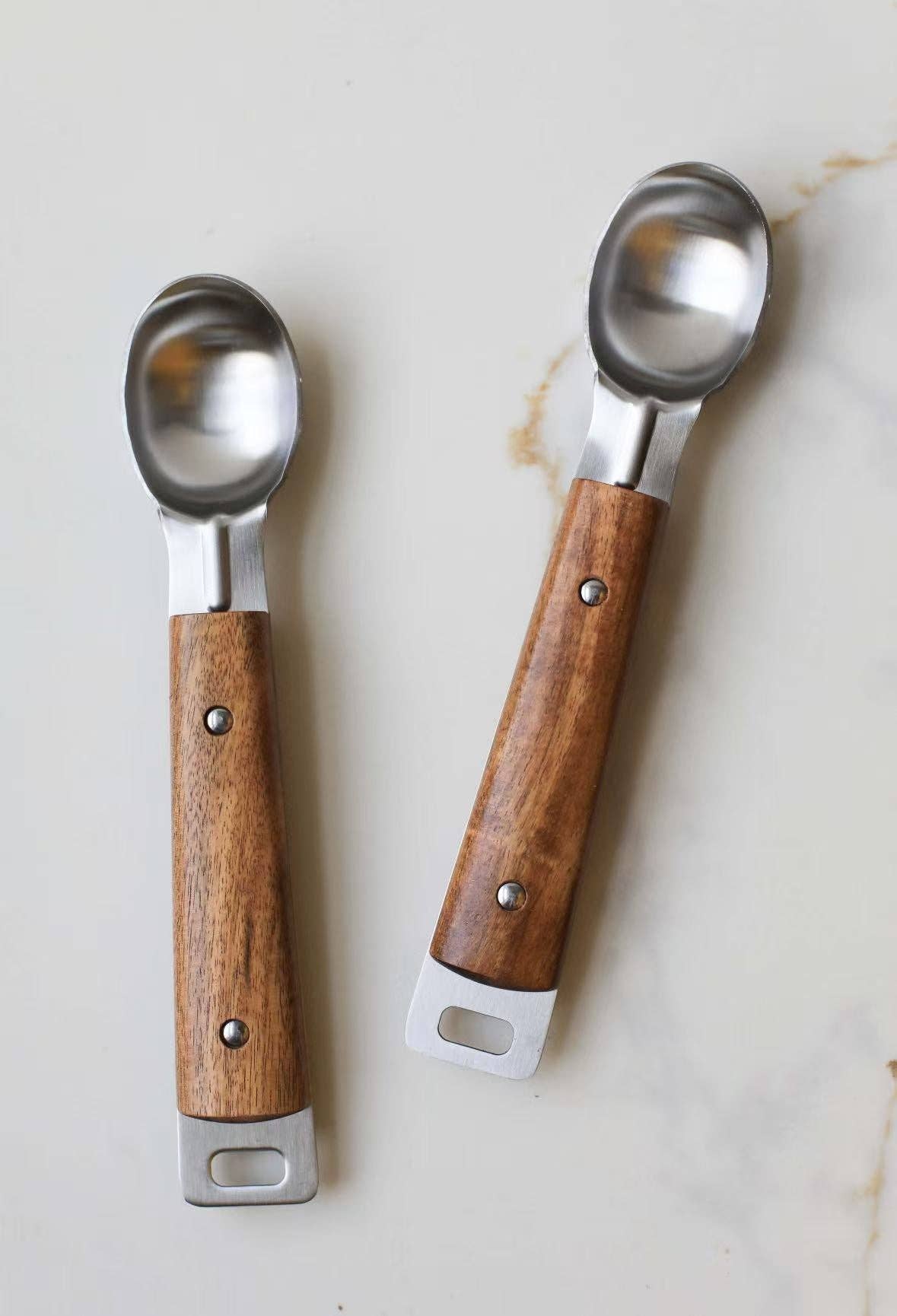 HEIRLOOM ICE CREAM SCOOP