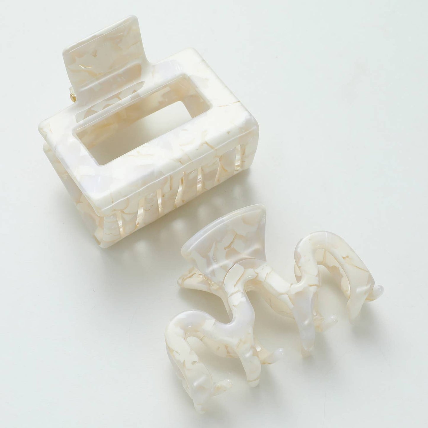 THE IVORY MARBLE CLAW CLIPS