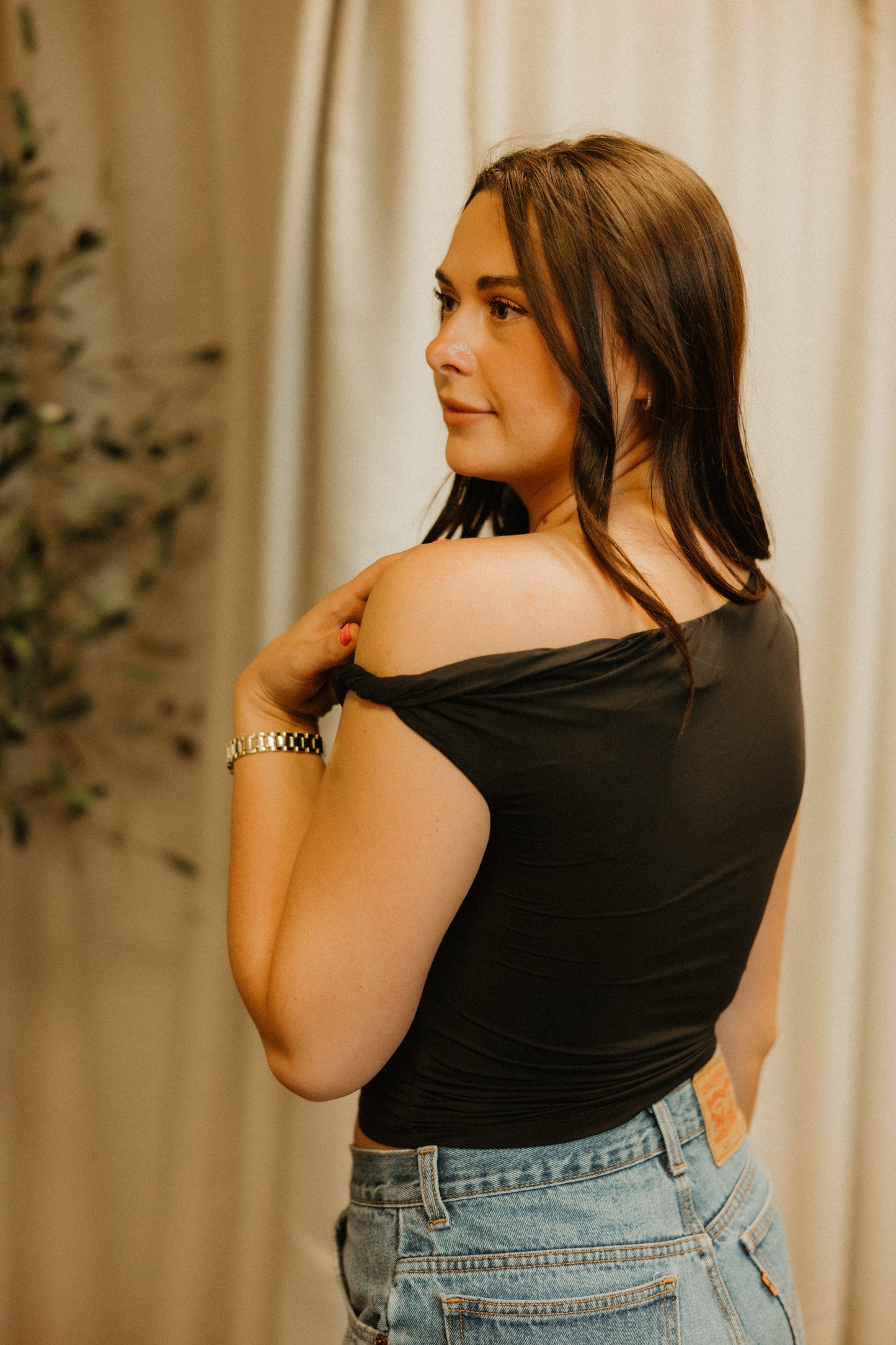 THE REECE TWIST TOP