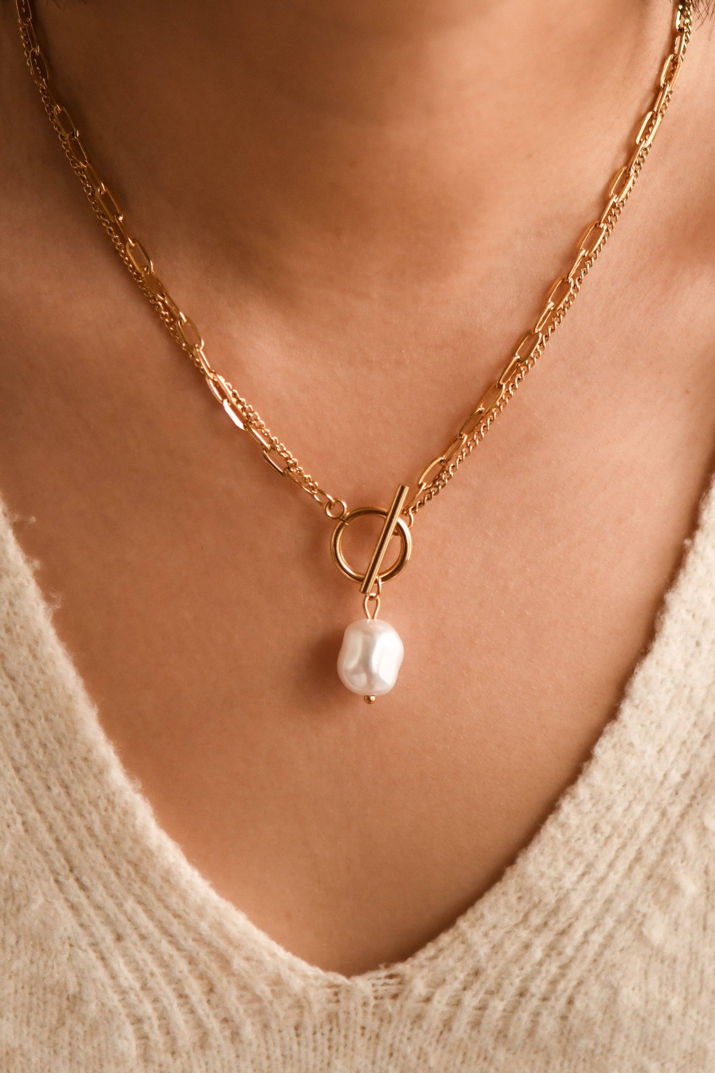 DOUBLE LAYERED PEARL PENDANT NECKLACE