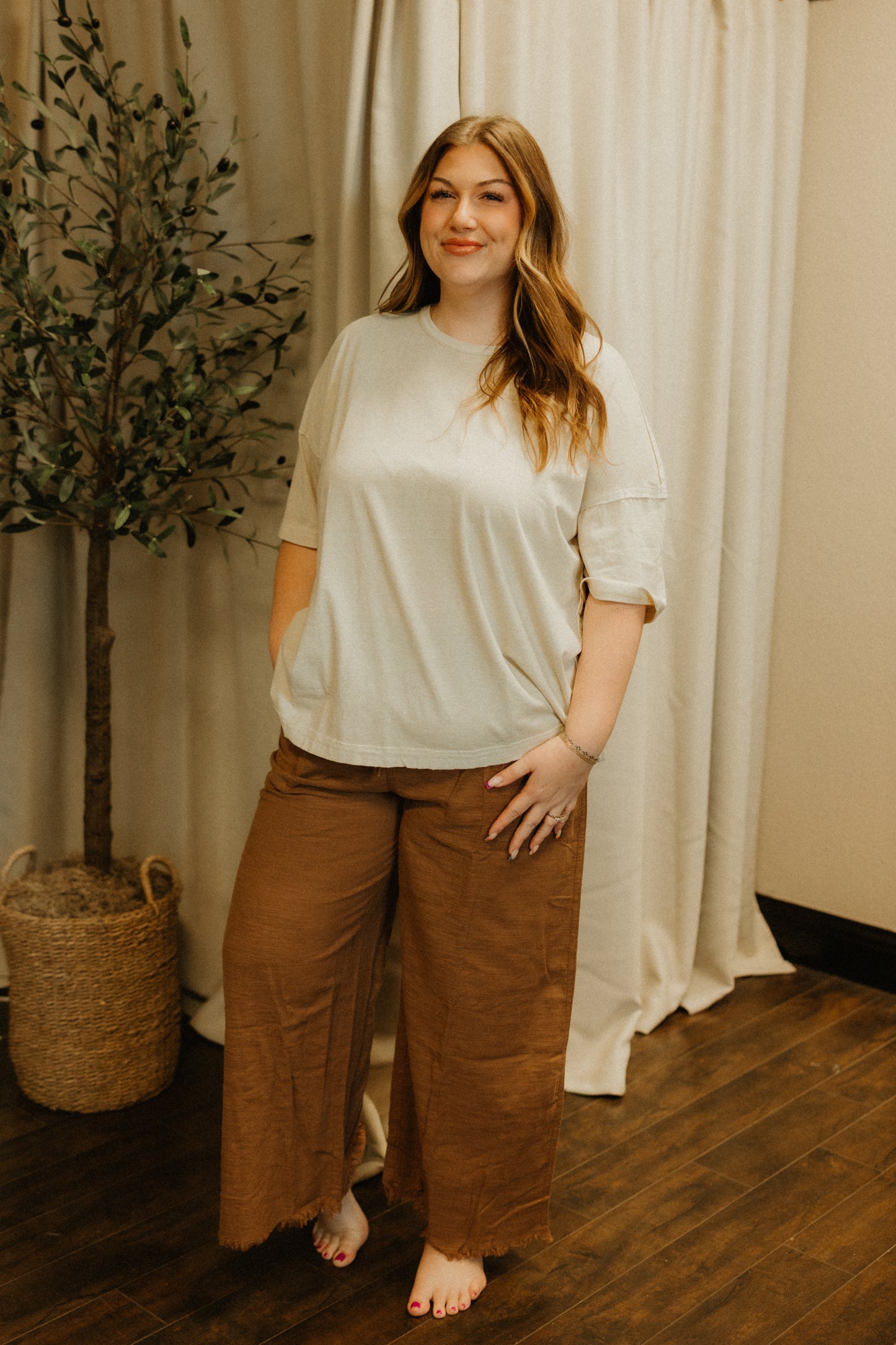 THE SANDSTONE WASHED TEE