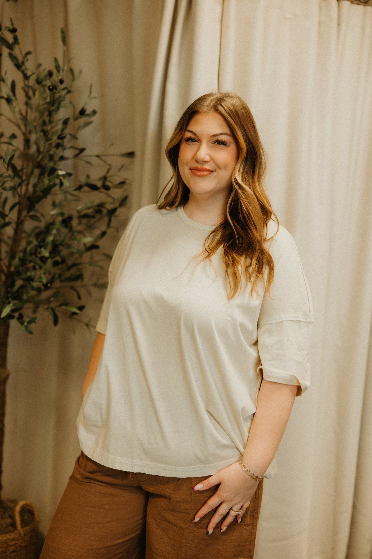 THE SANDSTONE WASHED TEE