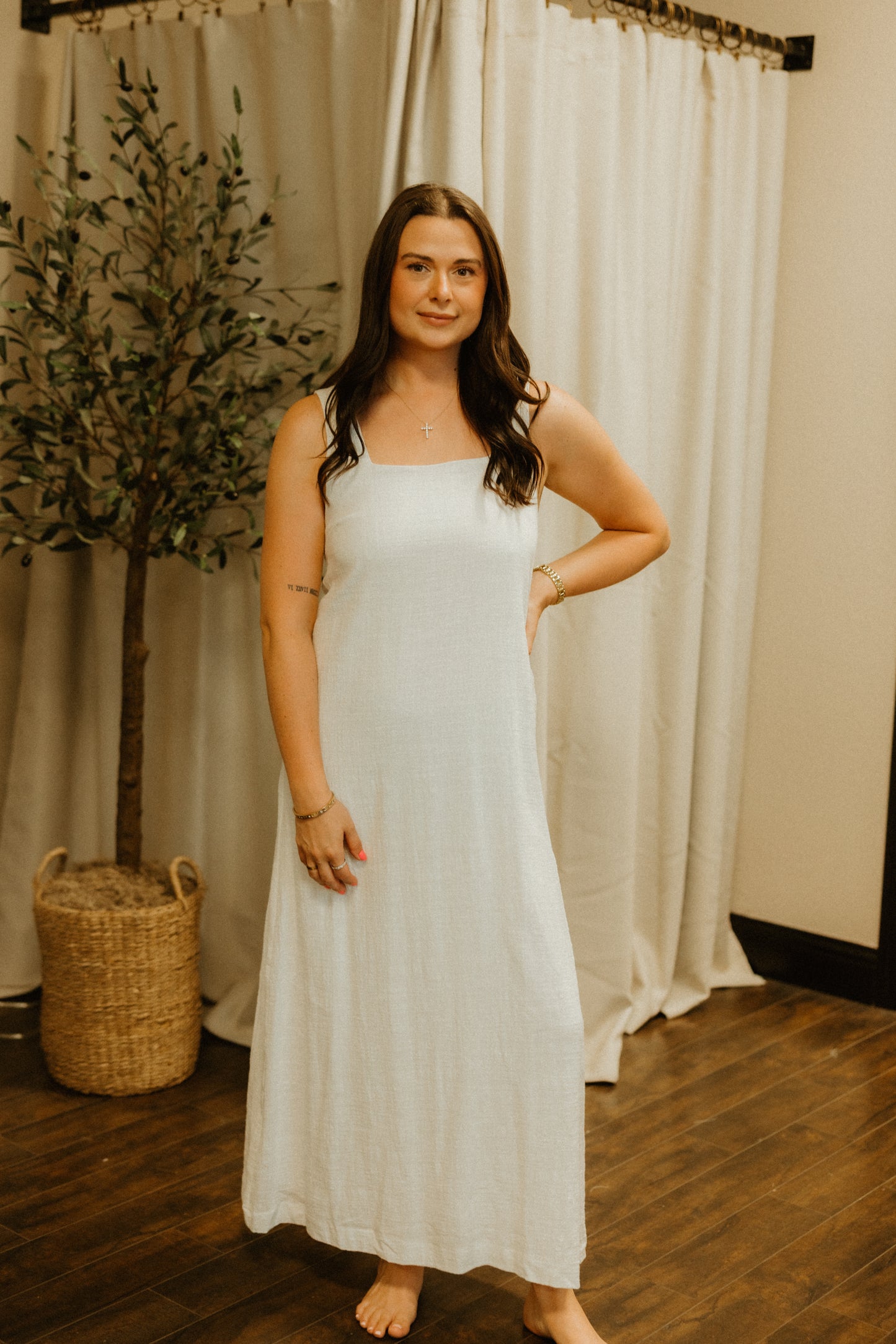 THE SUNDAY STROLL LINEN DRESS