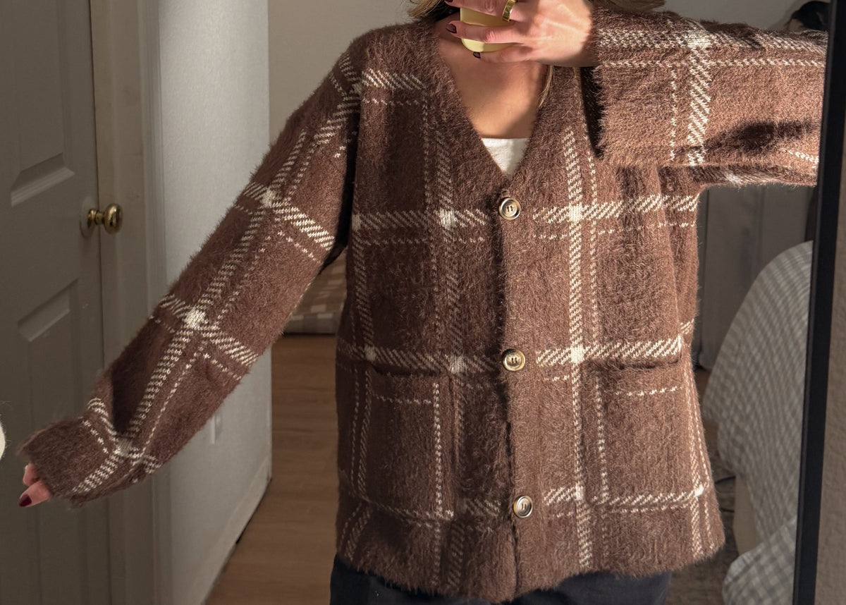 THE VINTAGE PLAID CARDIGAN