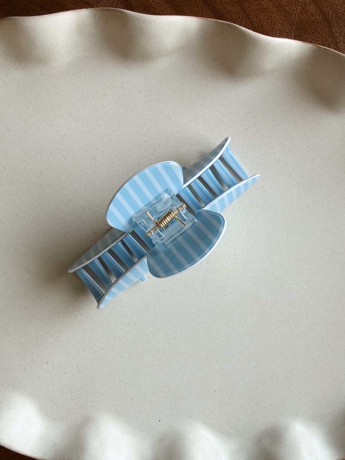 THE COASTAL STRIPE CLAW