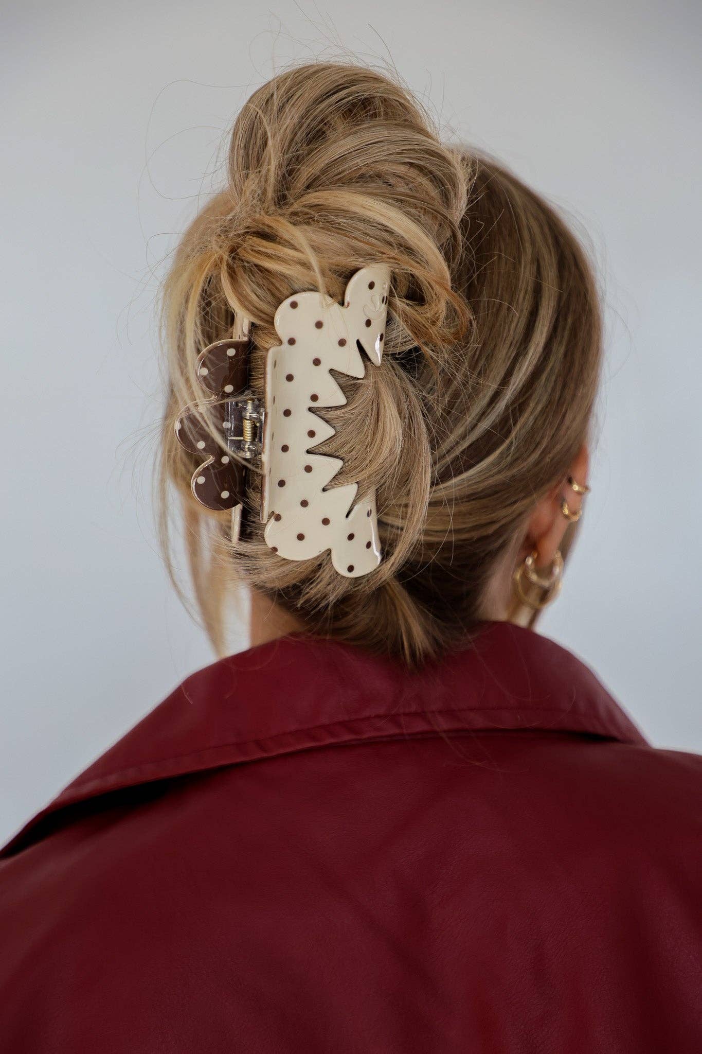 THE BROWN + CREAM PETAL CLAW