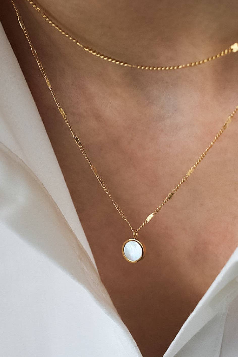 DOUBLE LAYERED GOLD PENDANT NECKLACE
