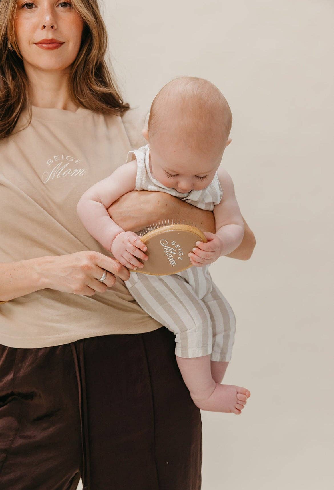 THE BEIGE MOM HAIR BRUSH + MIDI CLAW SET