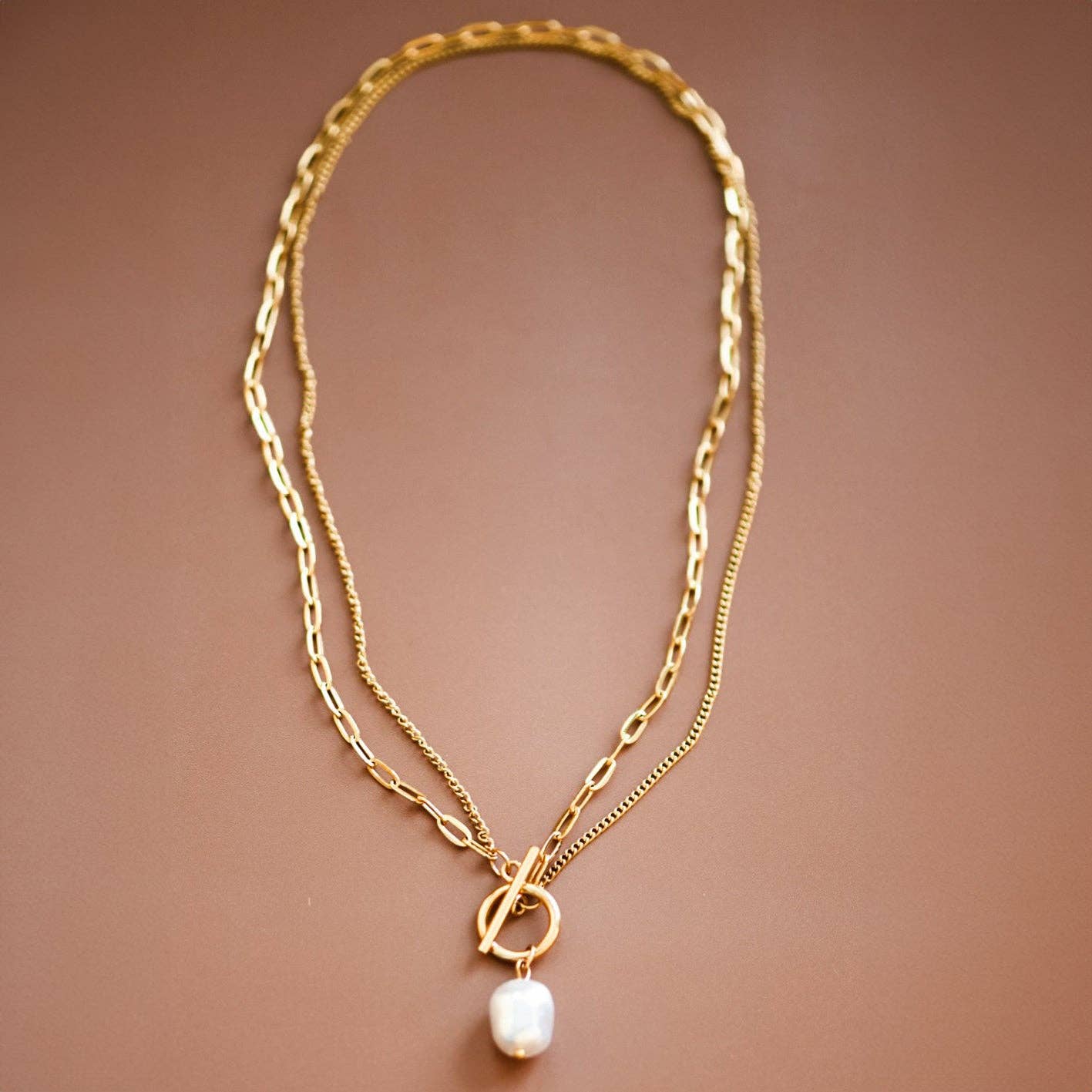 DOUBLE LAYERED PEARL PENDANT NECKLACE
