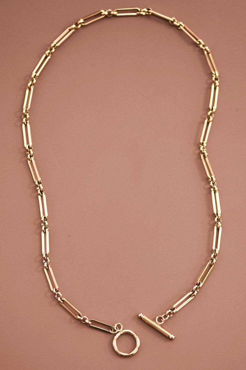 CHAIN NECKLACE
