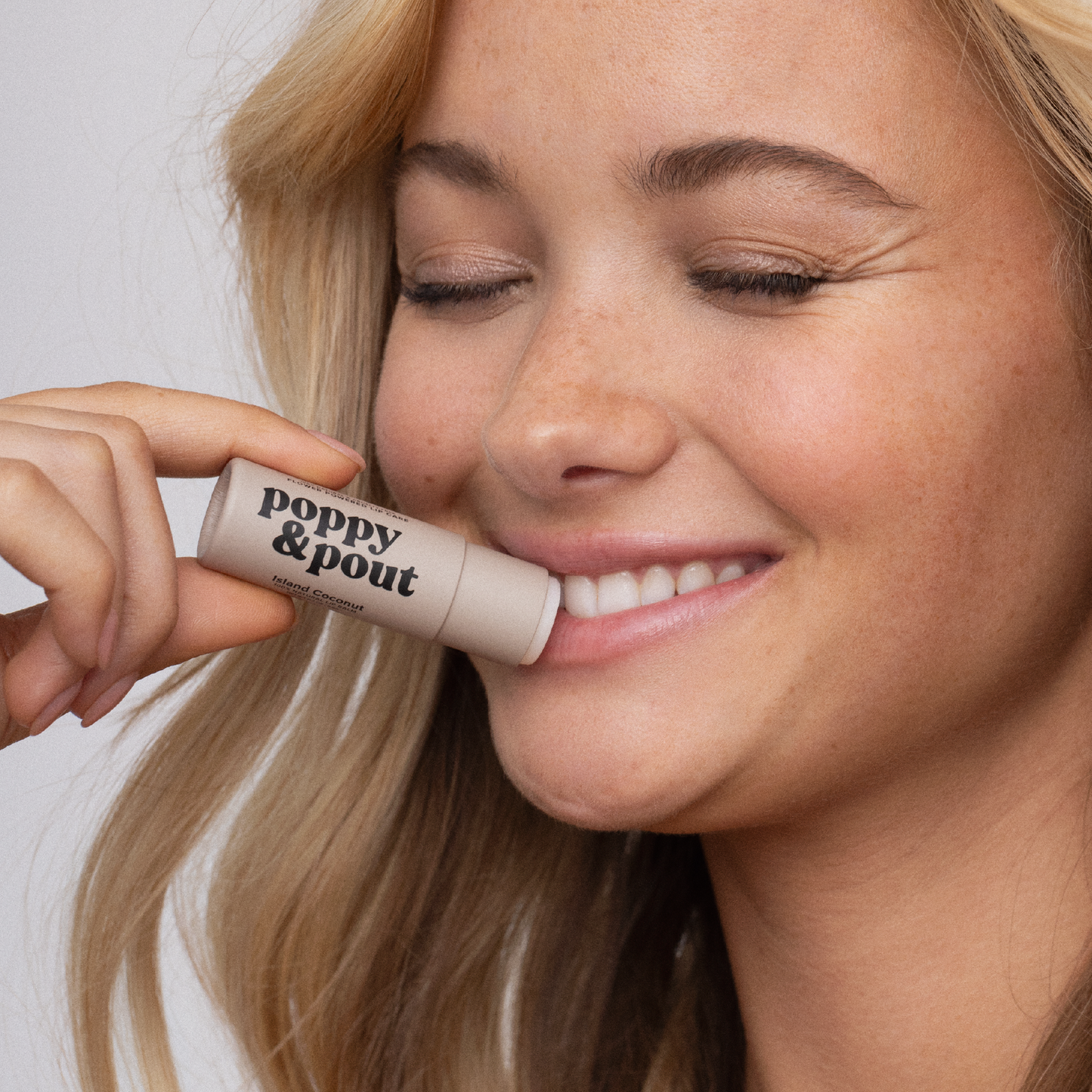 POPPY + POUT LIP BALM - ISLAND COCONUT