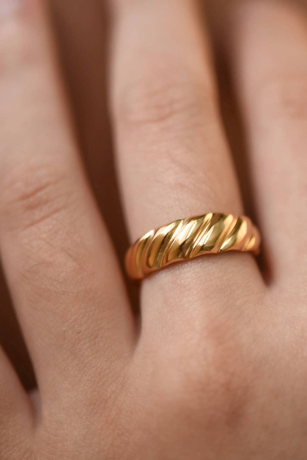 GOLD RING - I