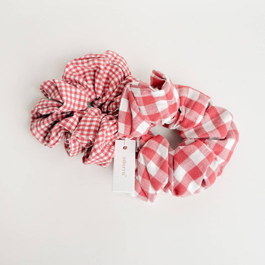 THE RED GINGHAM SCRUNCHIE SET