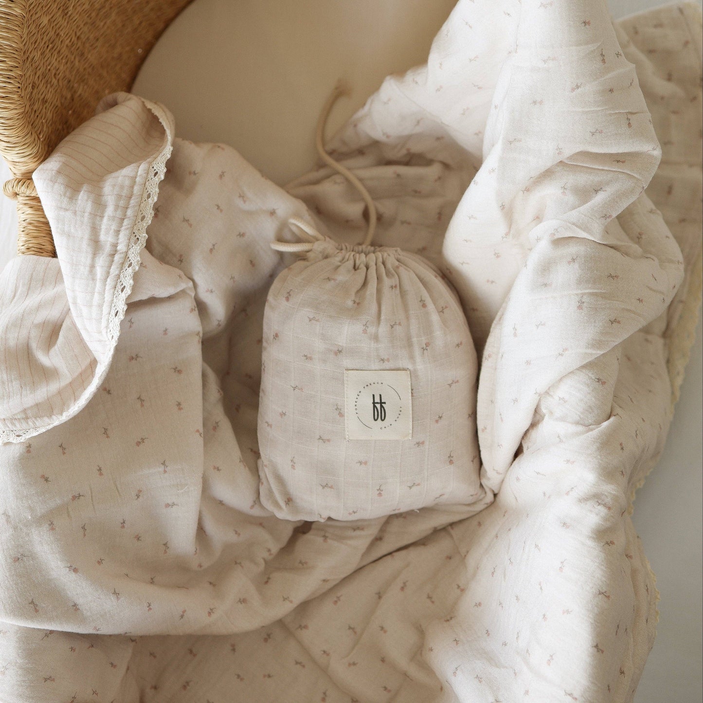 MUSLIN CRIB SHEET | Lucy Floral