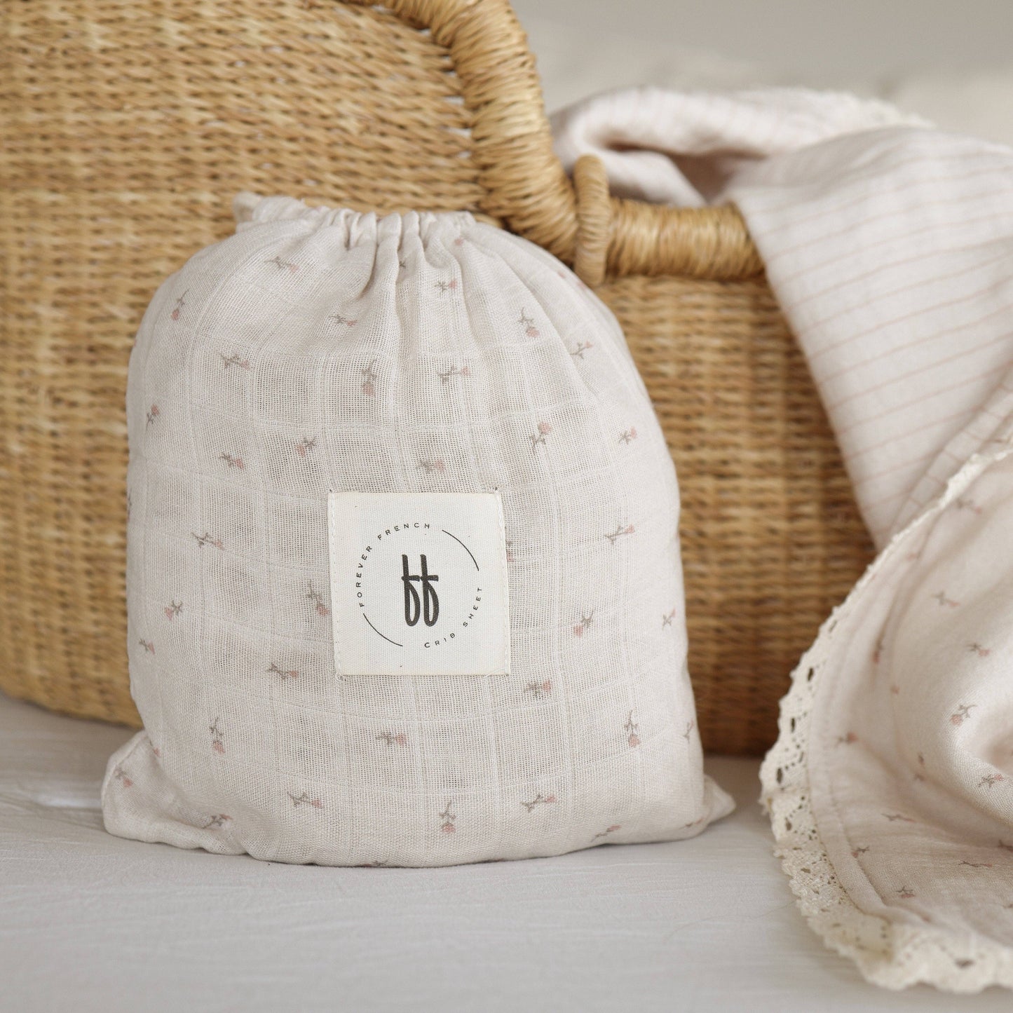 MUSLIN CRIB SHEET | Lucy Floral