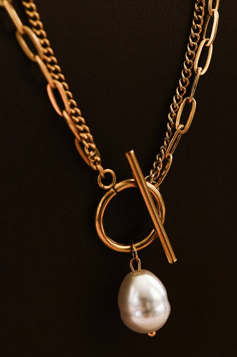 DOUBLE LAYERED PEARL PENDANT NECKLACE
