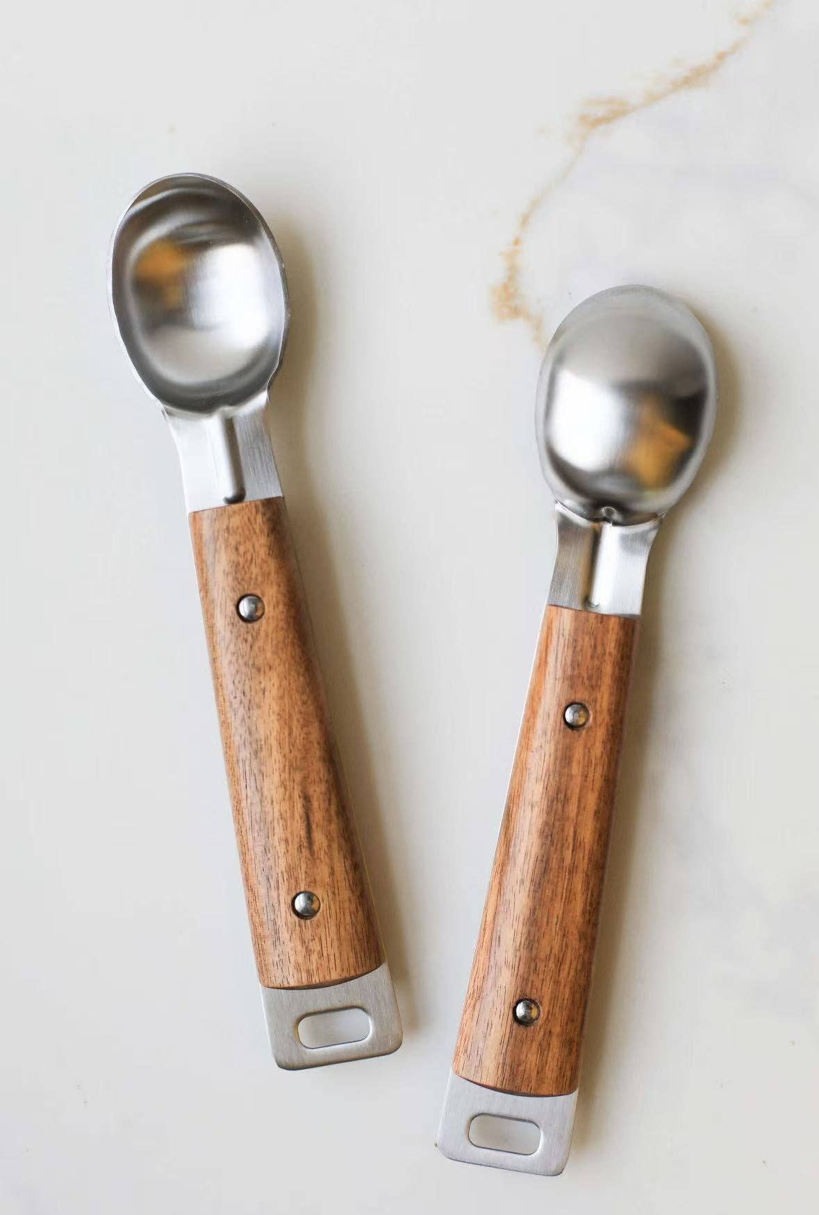 HEIRLOOM ICE CREAM SCOOP