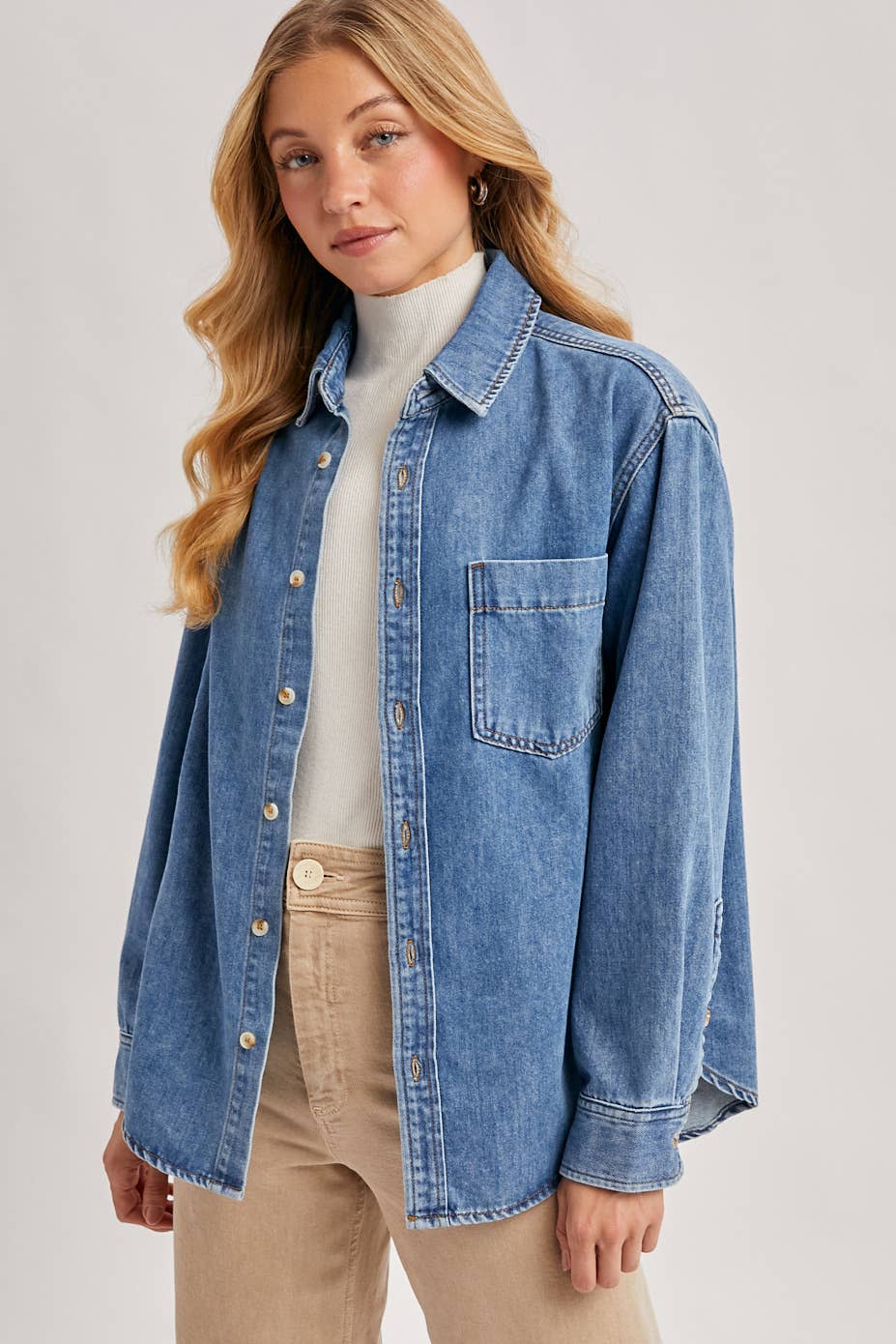 THE LIGHTWEIGHT DENIM BUTTON DOWN