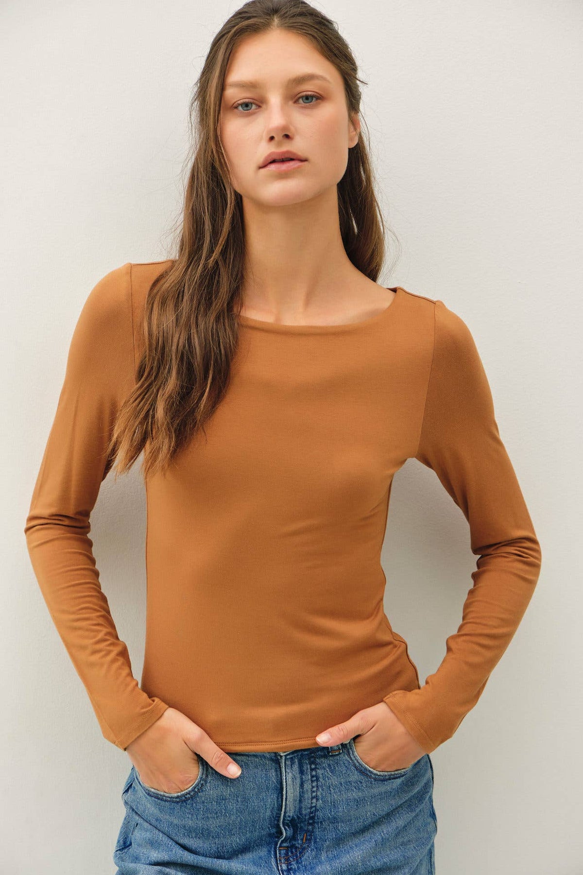 THE EVERYDAY CROPPED BOATNECK
