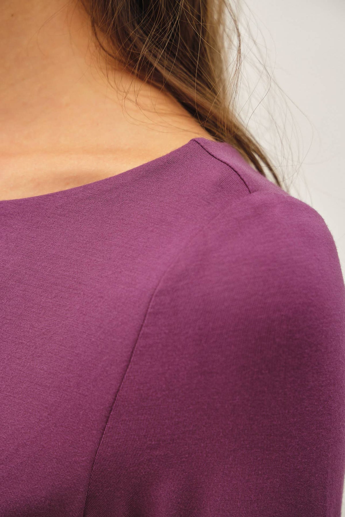 THE EVERYDAY CROPPED BOATNECK